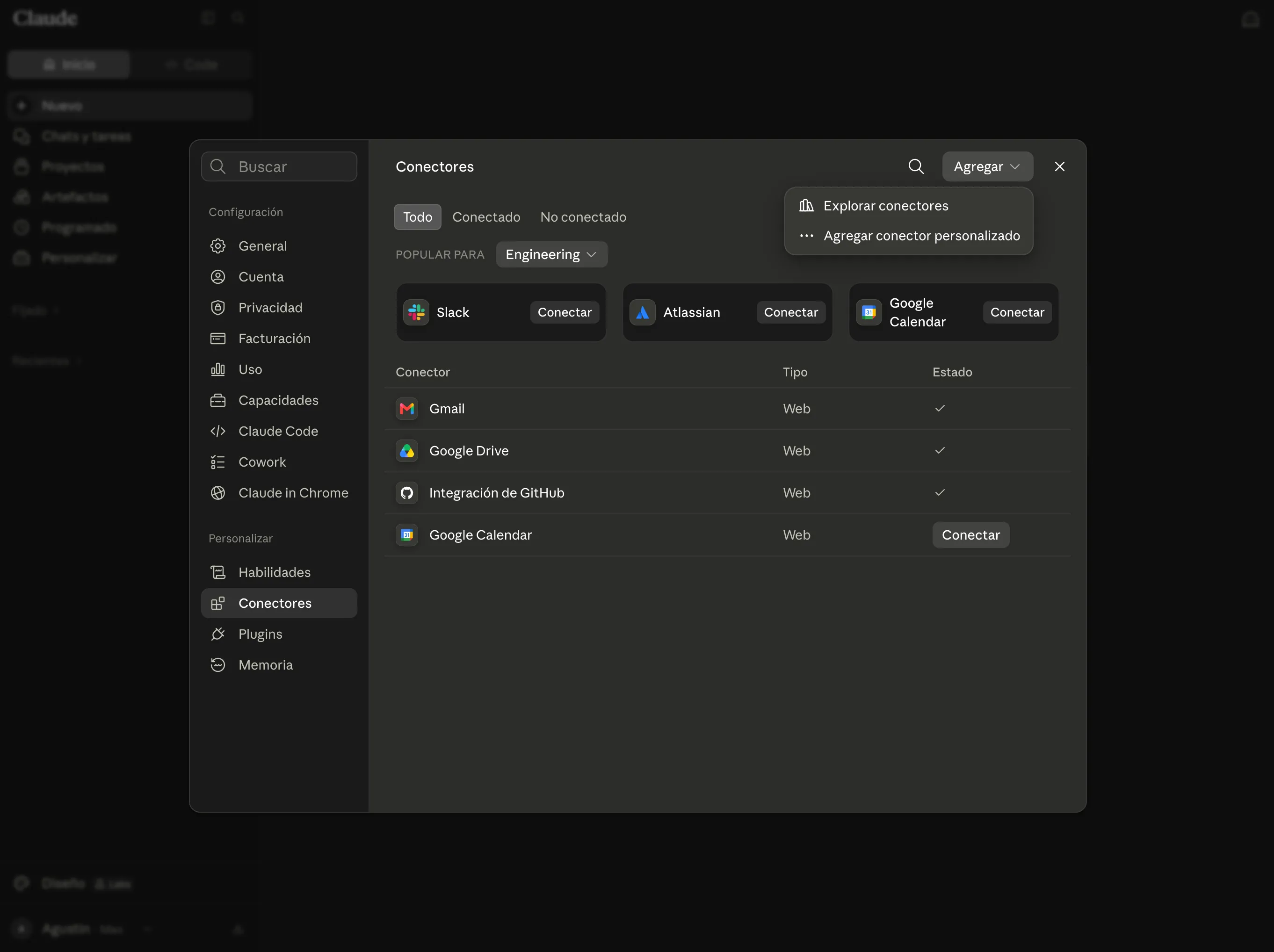 Panel de Conectores en la configuración de Claude, con el menú Agregar desplegado y la opción Agregar conector personalizado.